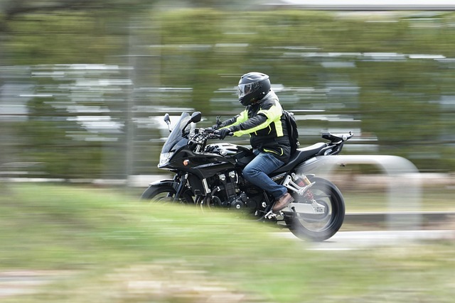 トランシーバーはバイクのツーリングにおすすめ 他の連絡手段と比較 インカム トランシーバー 無線機のウェッジ